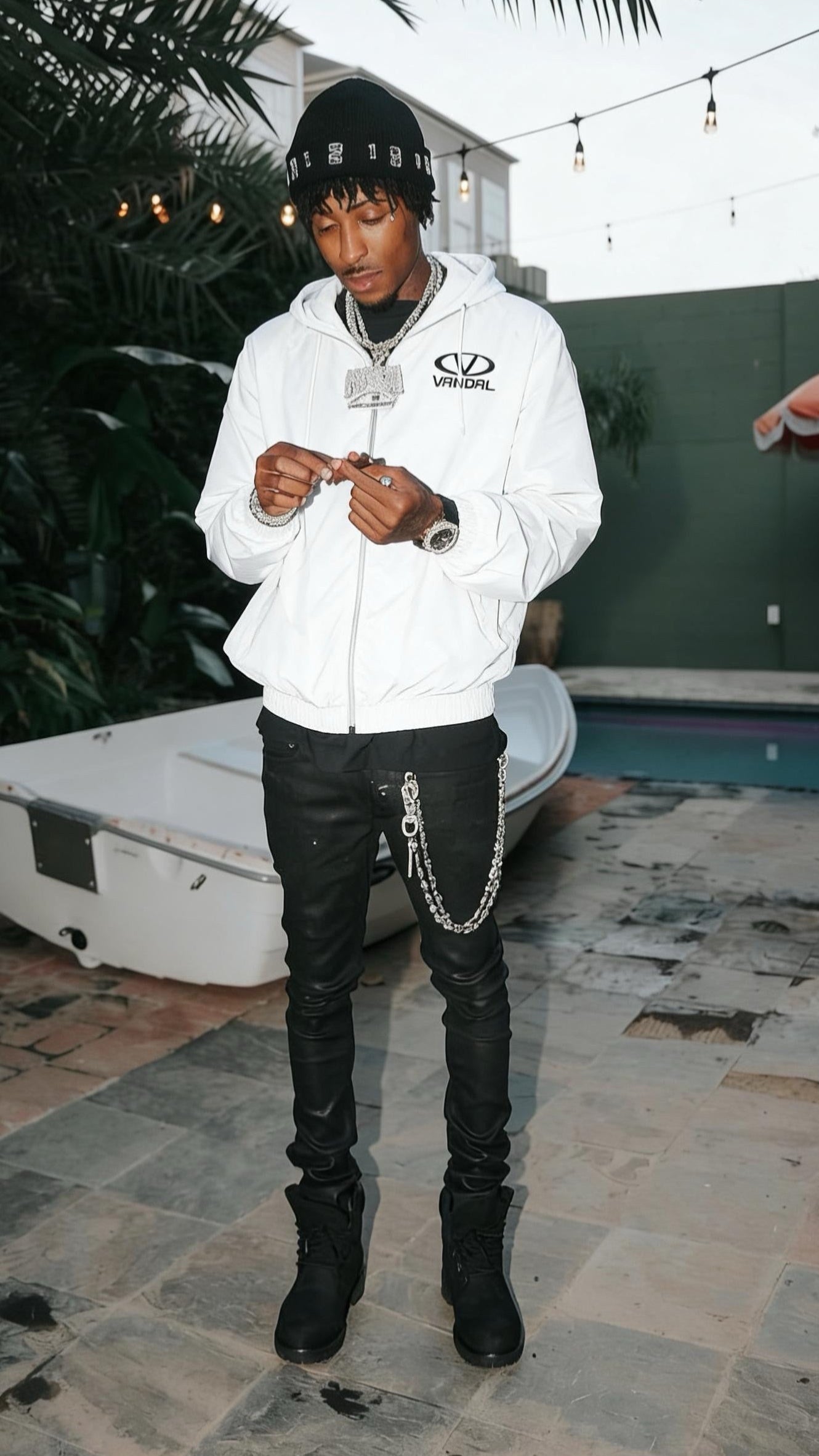 Vandal Logo Tracksuit - White
